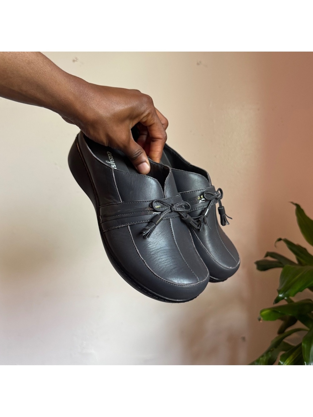 90s Easy Spirit Black Leather Mules Tassel Bow Clog size US 6.5